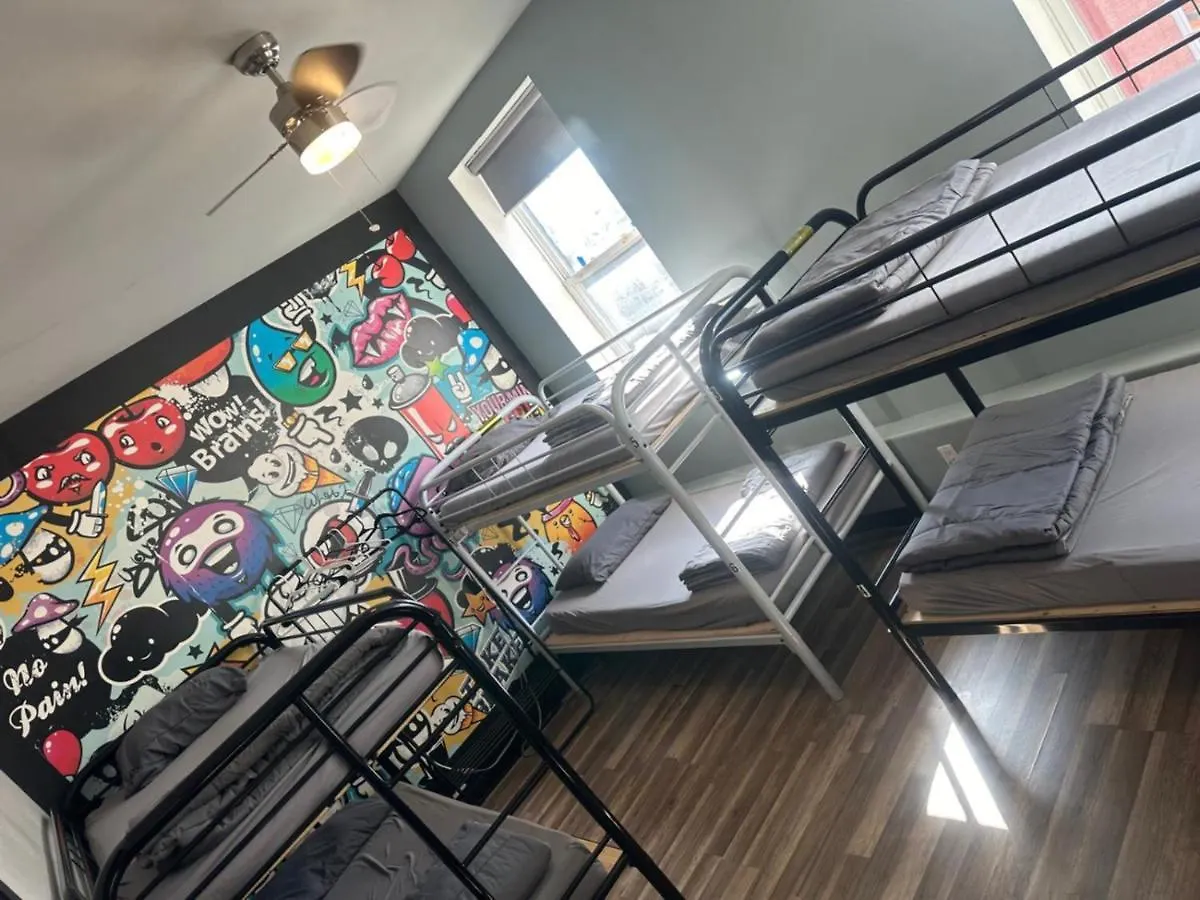 Queen Nest Hotel Toronto 2*,