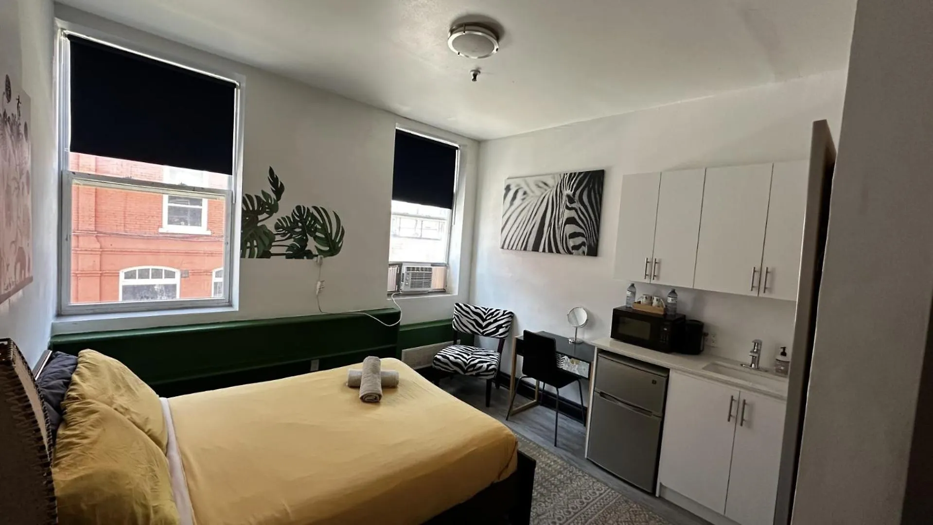 **  Queen Nest Hotel Toronto Canadá